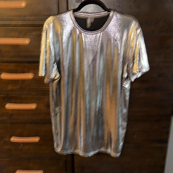 Silver metallic, shiny men’s short sleeve T-shirt, Asos brand size large - Picture 4 of 9